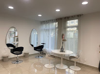 Sihem Hairstyle à Suresnes