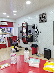 Photo n°14 de My Coiffure. حلاق رجال à Cluses (Salon de coiffure)