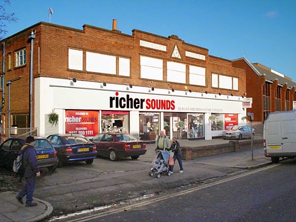 Richer Sounds, Reading