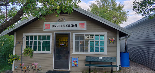 Lumsden Beach Store - Visual