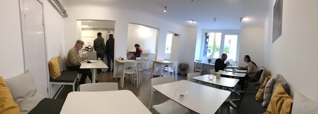 Deli's Vegán Bistro