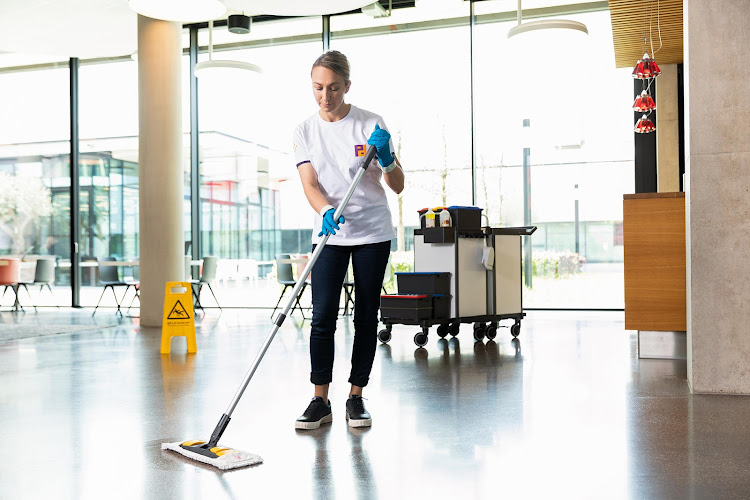 Piepenbrock Dienstleistungen GmbH & Co. KG | Gebäudereinigung | Facility Management | Sicherheit photo