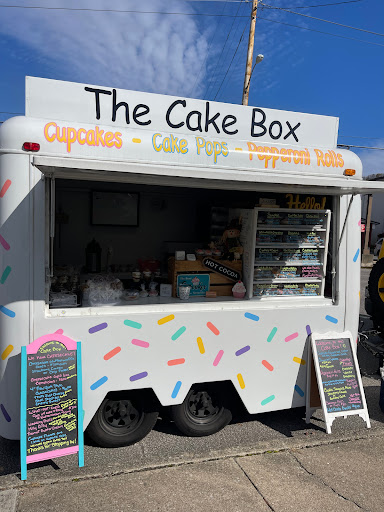 Bumbler Bee Baker - The Cake Box