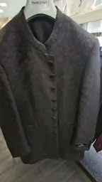 Photo n°29 de Le Livre Boukaka Mode à Paris (Magasin de vêtements pour femmes)