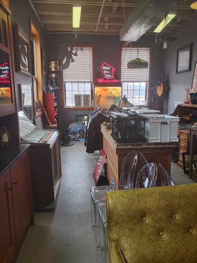 Staples Mill Antiques - Thumbnail