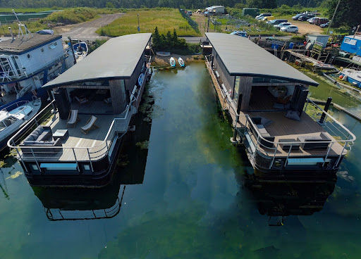 Houseboat Islay - Thumbnail