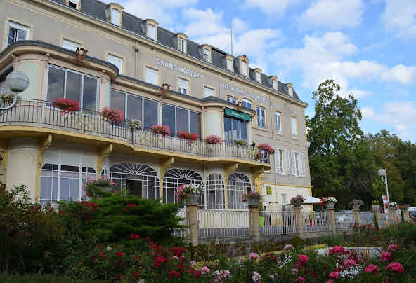 Grand H  tel Bourbon-Lancy