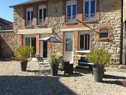 Photo de Les Charmettes : Gîte de charme avec piscine au calme pleine nature dans la Creuse à Bussière-Dunoise (23320)