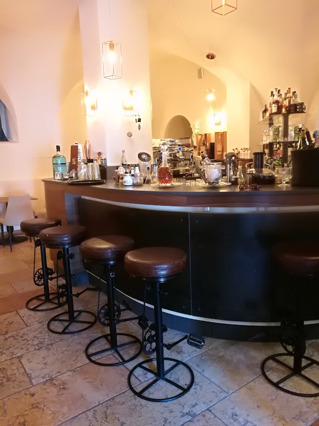 AEOLUS Restaurant • Cocktail • Soul