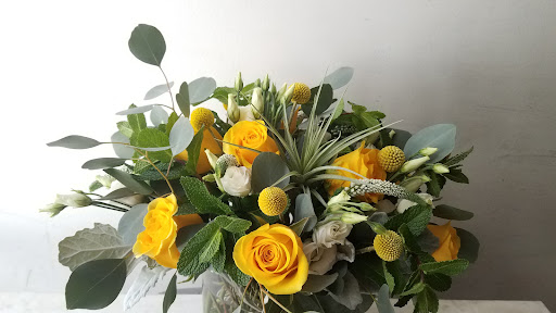 Strawberry Fields Flowers and Finds - Thumbnail