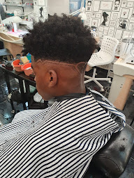 Photo n°16 de Sun Light Coiffure à Évry-Courcouronnes (Salon de coiffure)