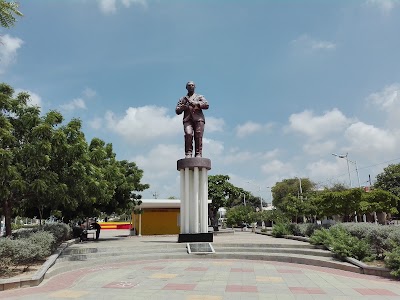Photos of M&uacute;sicos Park