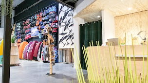 Photo n°1 de YouRide Surfshop à La Madeleine (Magasin d'articles de sports)