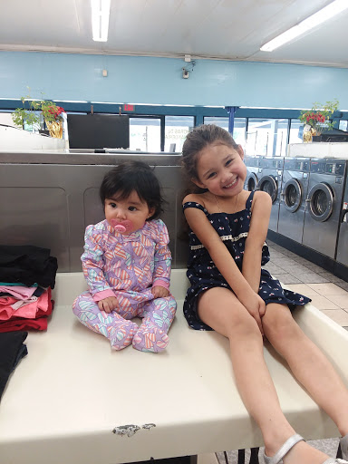 Houstonian Washateria - Thumbnail