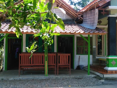Photos of Kuliner Keong Pecel Mbah Suro