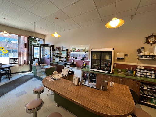 Commodore Restaurant - Visual