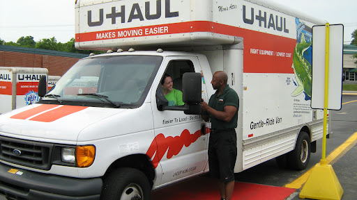 U-Haul Moving & Storage of Hillwood Plaza - Thumbnail