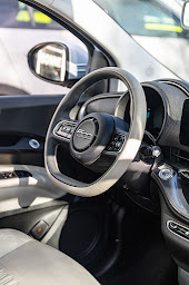 Photo n°24 de FIAT & ABARTH Montpellier - LA SQUADRA VELOCE à Montpellier (Vendeur de voitures d'occasion)