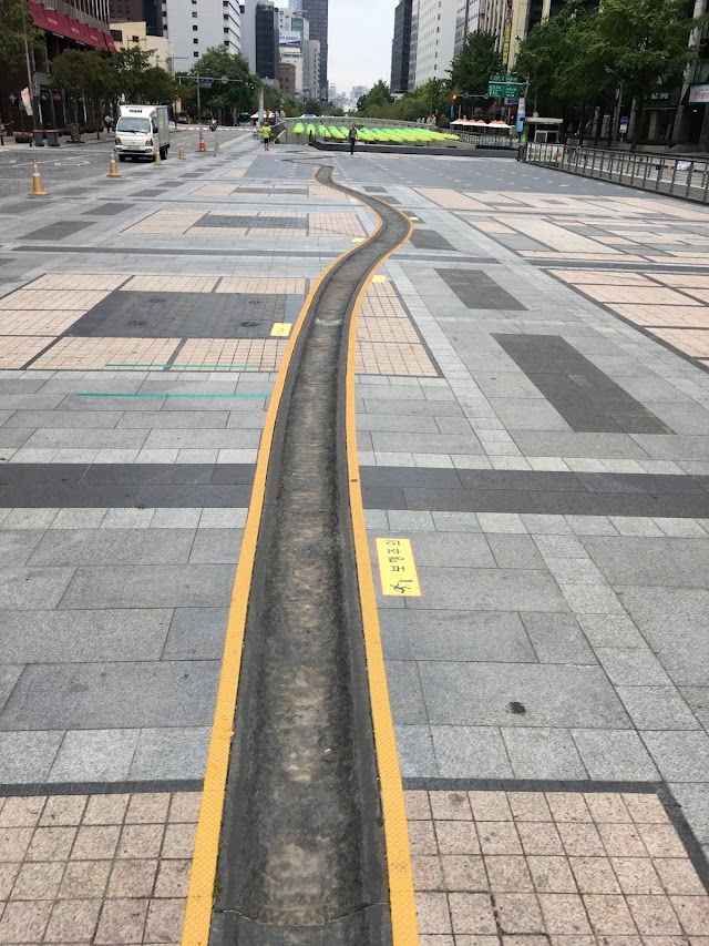 Cheonggyecheon stream