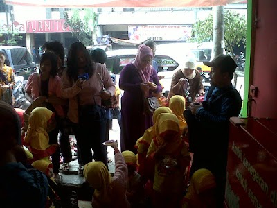 Photos of Donat Madu Cihanjuang Ahmad Yani