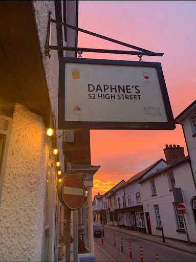 Daphne’s - Visual