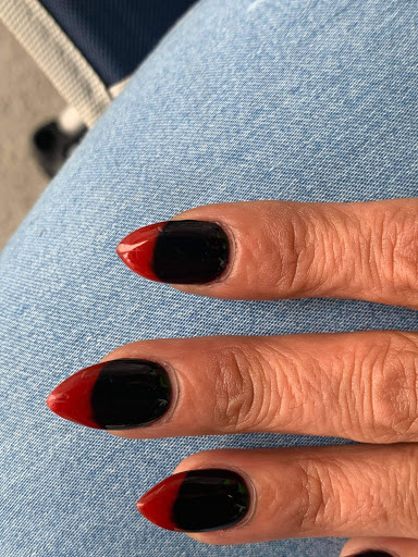 Vogue Pro Nails Logo