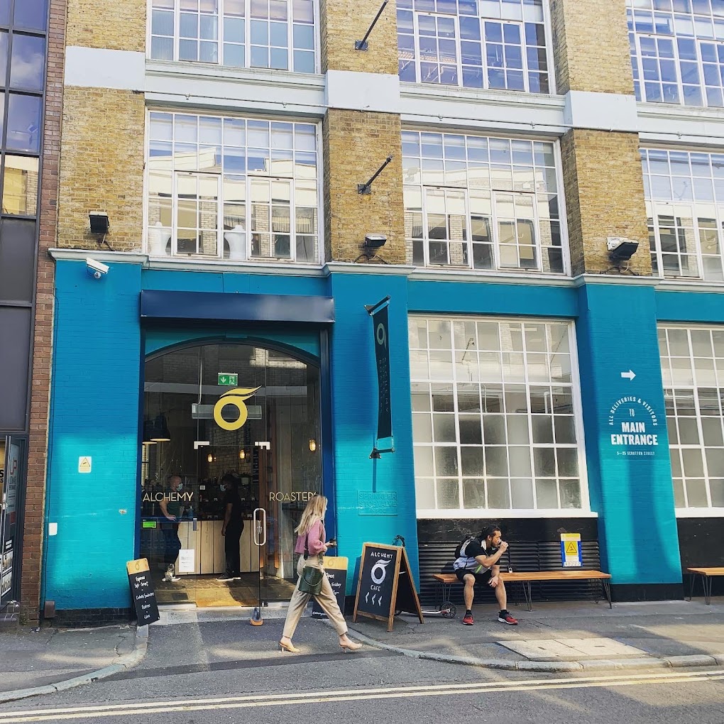 Guide to the best coffee shops in Shoreditch for the perfect caffeine boost in between checking out vintage shops, street art and cool eateries.