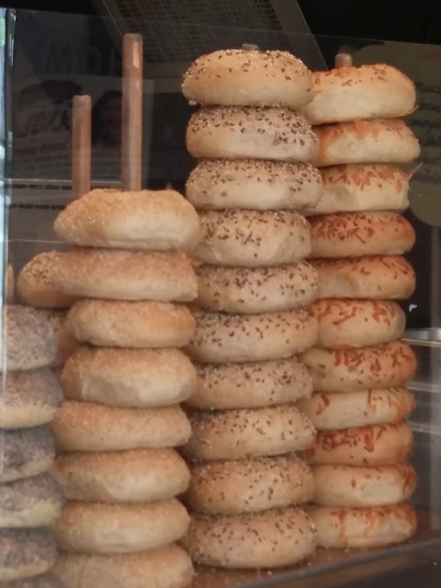 Ari's Bagels