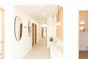 Photo n°11 de EstheClinic-Centre Esthétique Paris 8 à Paris (Centre d'amincissement)