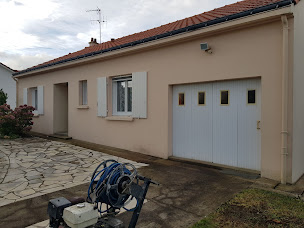 Photo n°5 de PROTECT HOME Peintre Machecoul-Saint-Même 44 Couvreur Ravalement Façade Traitement Nettoyage Toiture Façade Hydrofuge coloré à MACHECOUL (Façadier)