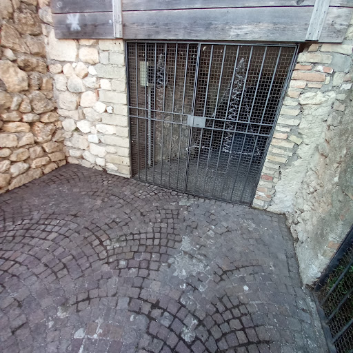 Grotta sopra Il Colle - Thumbnail