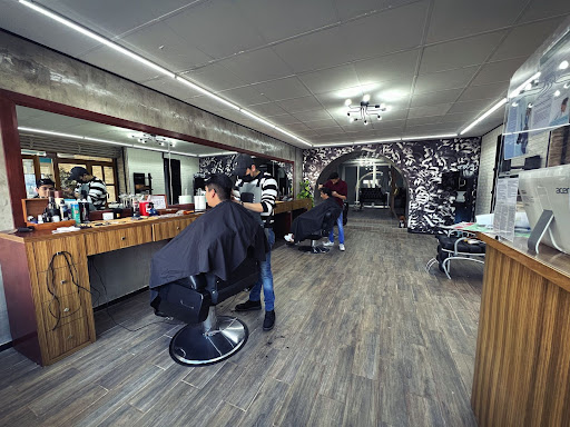CENTRAL barber shop & tattoo studio