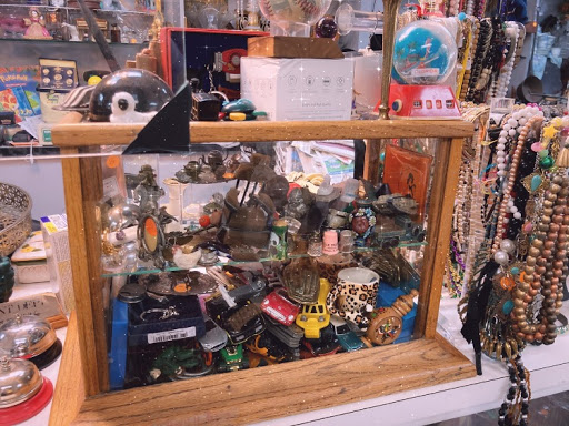 Thrift Hut - Visual