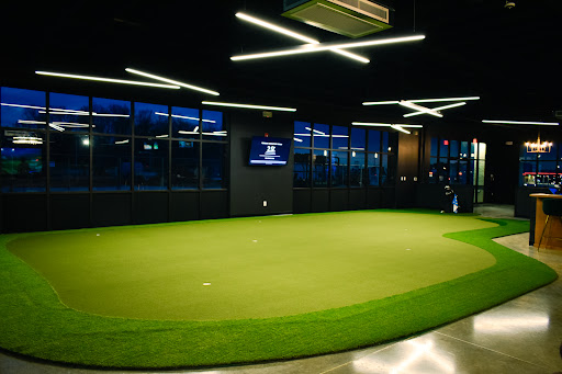 Divots Golf Lounge - Thumbnail