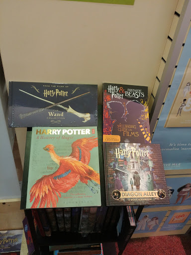Dymocks Doncaster - Visual