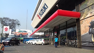 Photos of Suzuki