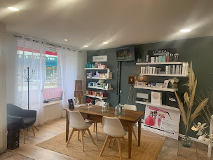 Photo n°36 de Coiffure Sophie D à Saint-Étienne-de-Fontbellon (Salon de coiffure)