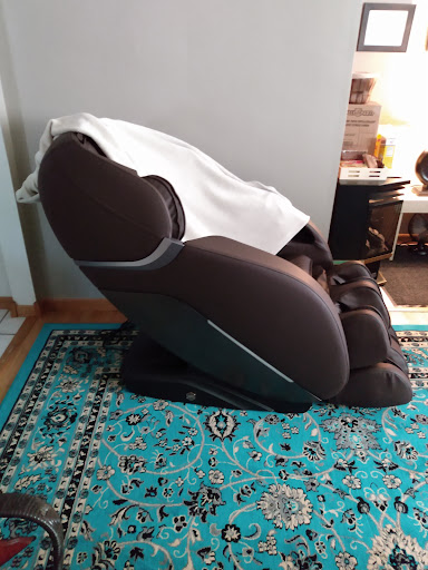 Angela Karing, LMT ~ A Karing Massage & Traveling for Women Mobile Massage Therapy home visits