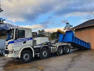 Photo n°3 de Grandjacques TP à Saint-Pierre-en-Faucigny (Société de transport routier)