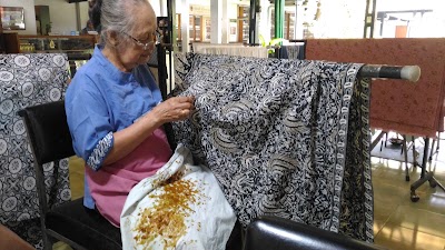 Photos of Batik Winotosastro