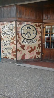 Ll's barbershop, Author: Clara Cibeira