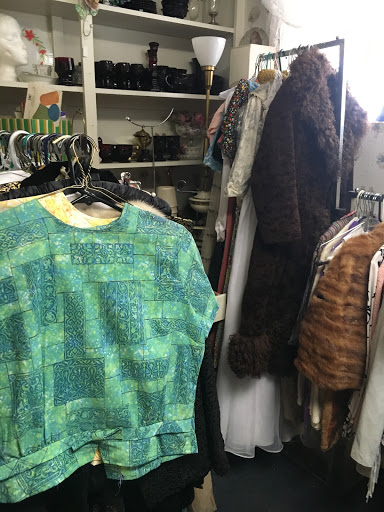 Aunt Maude's Antique Mall - Thumbnail
