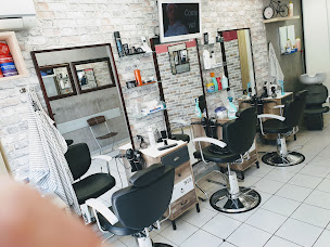 Photo n°2 de ️ Fashion barbier Coiffeur Pour Homme Cagnes-sur-Mer à Cagnes-sur-Mer (Salon de coiffure)