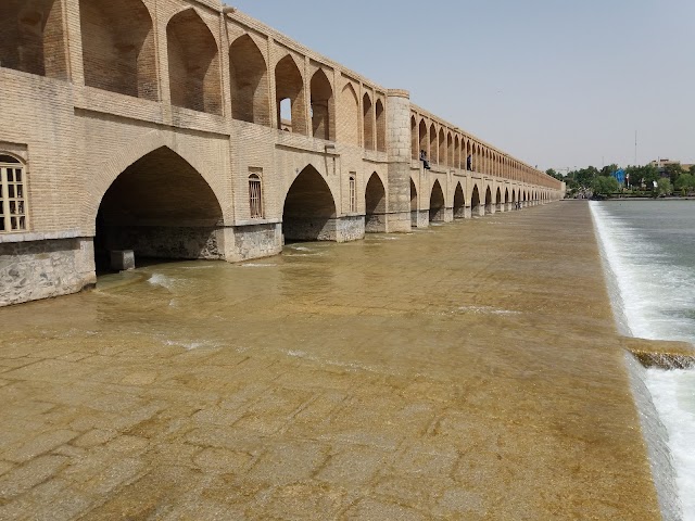 Siose Pol Bridge