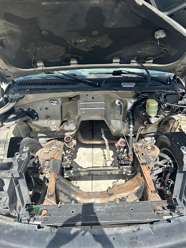 Middle Man Auto - Thumbnail