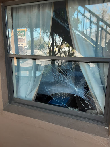 Glass Replacement. Pro - Visual