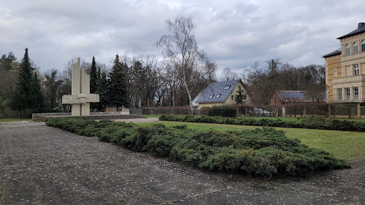 Soviet War Memorial, Lubben - Thumbnail
