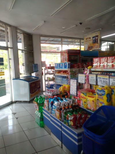 Photos of Indomaret Cipamokolan