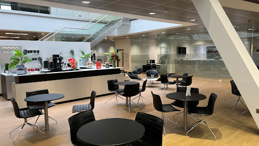 Reading Audi - Visual