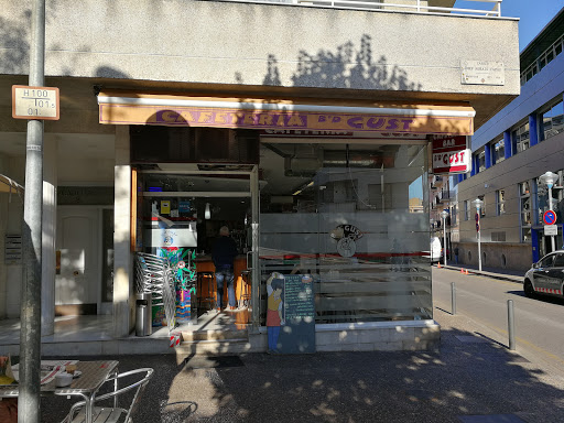 Cafeteria B'd' Gust